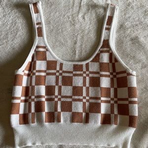 Medium , Kendall & Kylie , Hibiscus checkered sweater Tank Top NWOT